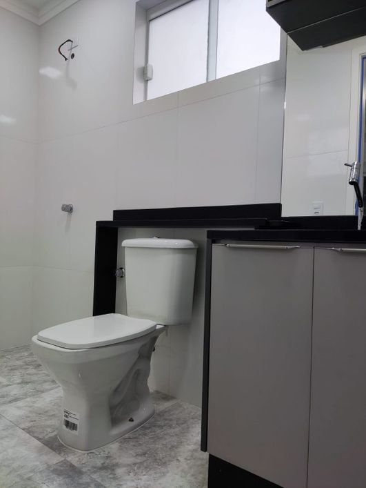 SOBRADO 116 M² 3 QUARTOS, ACEITA CARROS, NO CAPÃO RASO, ENTRE OS BAIRROS, NOVO MUNDO, XAXIM, PINHEIR