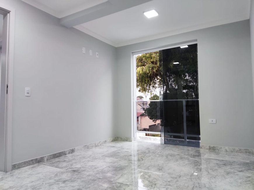 SOBRADO 116 M² 3 QUARTOS, ACEITA CARROS, NO CAPÃO RASO, ENTRE OS BAIRROS, NOVO MUNDO, XAXIM, PINHEIR