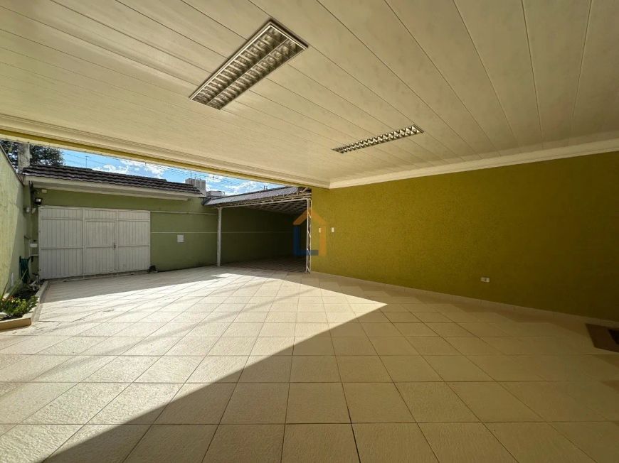 Sobrado com 392m² no bairro Santa Quitéria