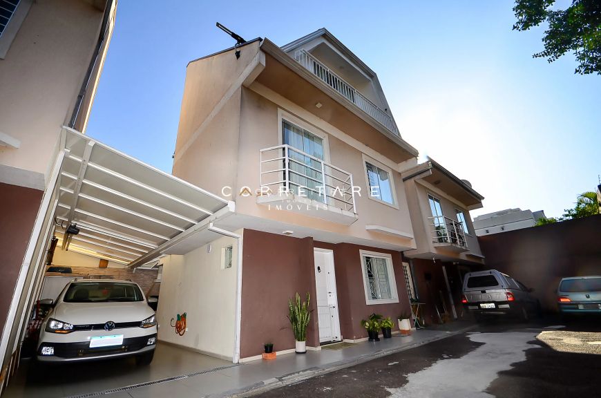 LINDO SOBRADO TRIPLEX EM CONDOMÍNIO FECHADO NO UBERABA