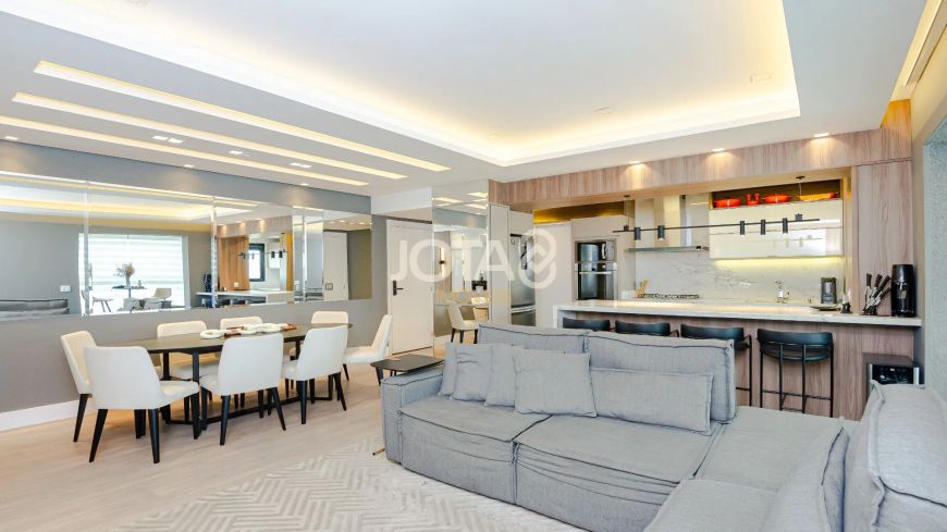 APARTAMENTO MOBILIADO PRÓXIMO AO CLUBE CURITIBANO Apartamento mobiliado próximo ao Clube Curitibano