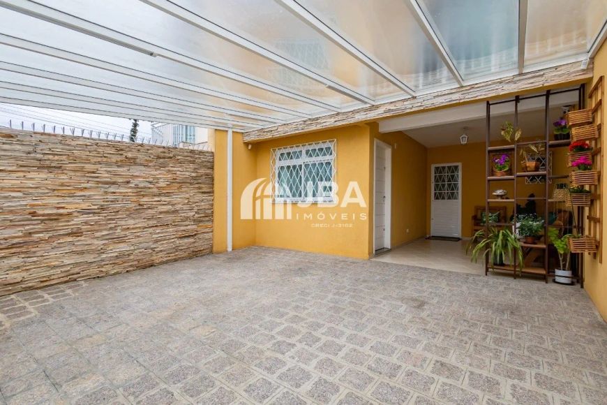 LINDO SOBRADO TRIPLEX DE FRENTE PARA RUA