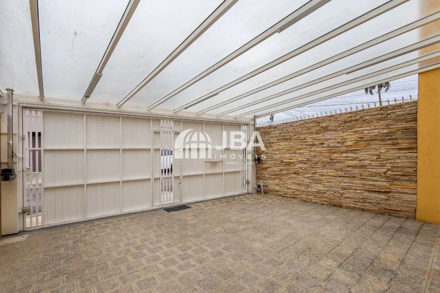 LINDO SOBRADO TRIPLEX DE FRENTE PARA RUA