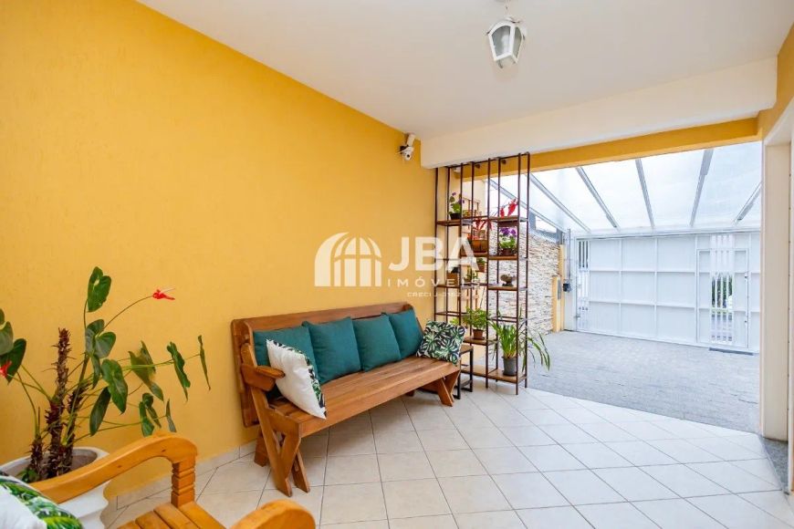 LINDO SOBRADO TRIPLEX DE FRENTE PARA RUA