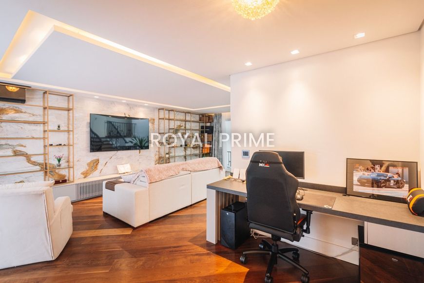Casa de Rua de Alto Padrão, Reformada, com Quintal, Piscina e 4 quartos à venda, 490 m² - Santo Inác