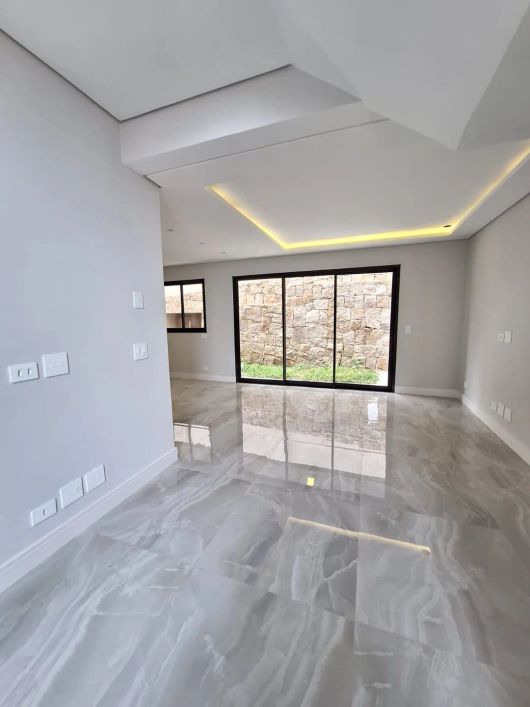 Pilarzinho, Condomínio Bosques do Tanguá, 166m²privativos, 3 suítes, churrasqueira e um amplo terra