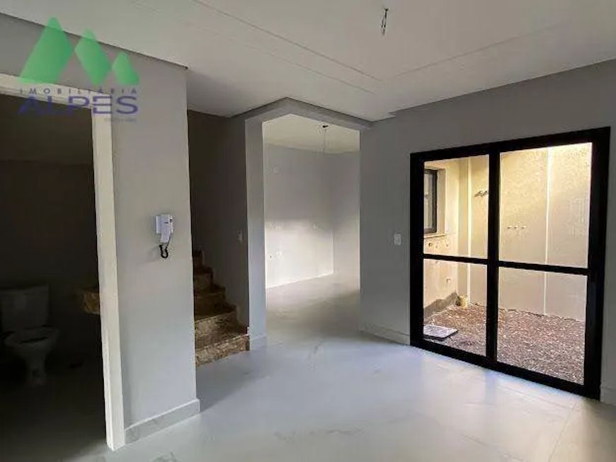 TRIPLEX DE FRENTE PARA RUA ULTIMA UNIDADE DISPONÍVEL