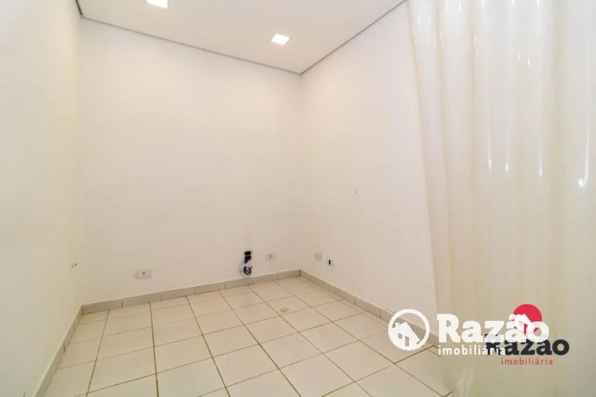 Casa com 300 m² no Batel