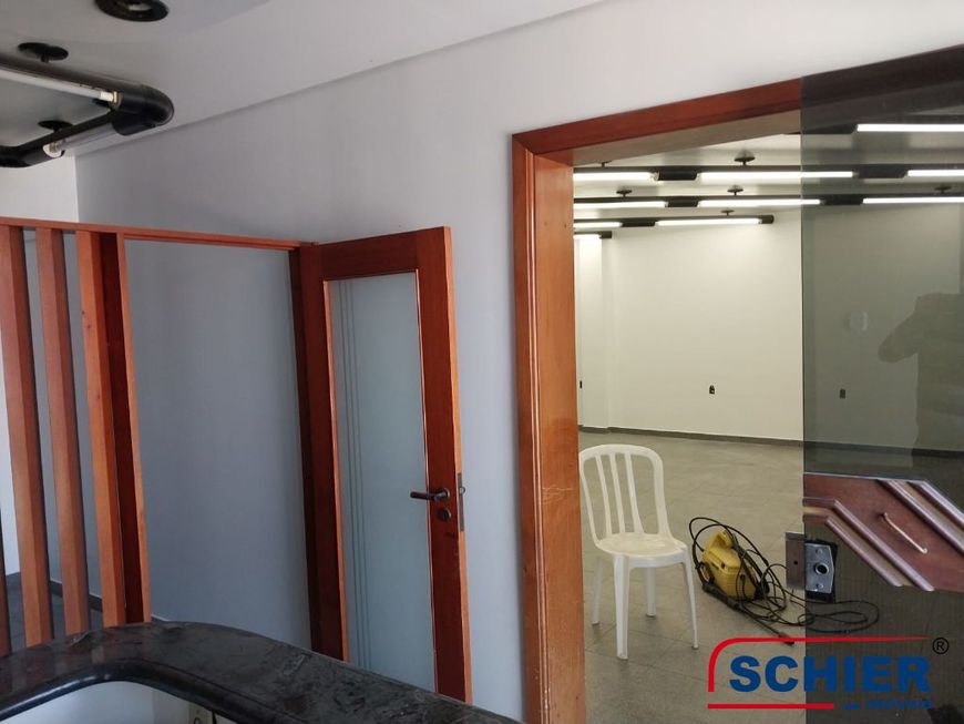 Loja térrea 80m² com 4 vagas no Novo Mundo - Curitiba-PR