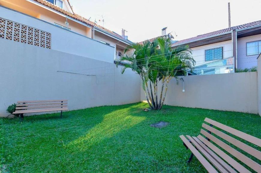 Sobrado com 3 dormitórios à venda, 180 m² por R$ 780.000,00 - Novo Mundo - Curitiba/PR