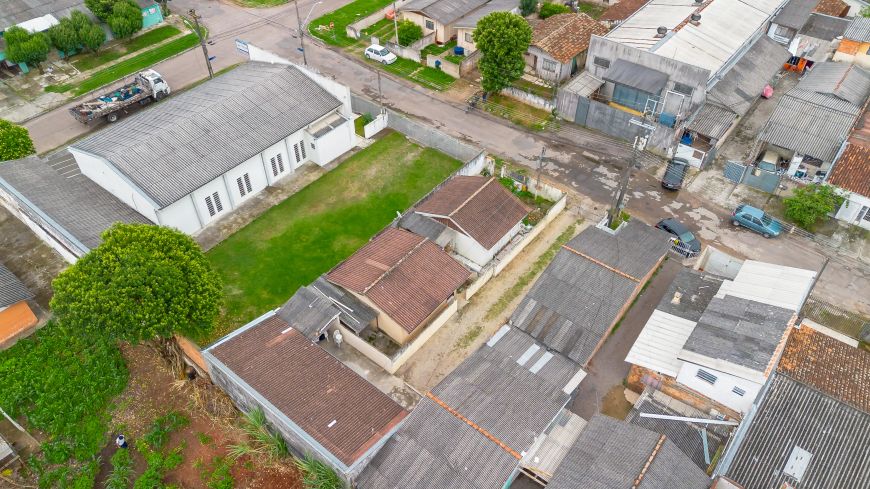 Imóvel para venda com 354 metros no Boqueirão, com 3 casas de aluguel