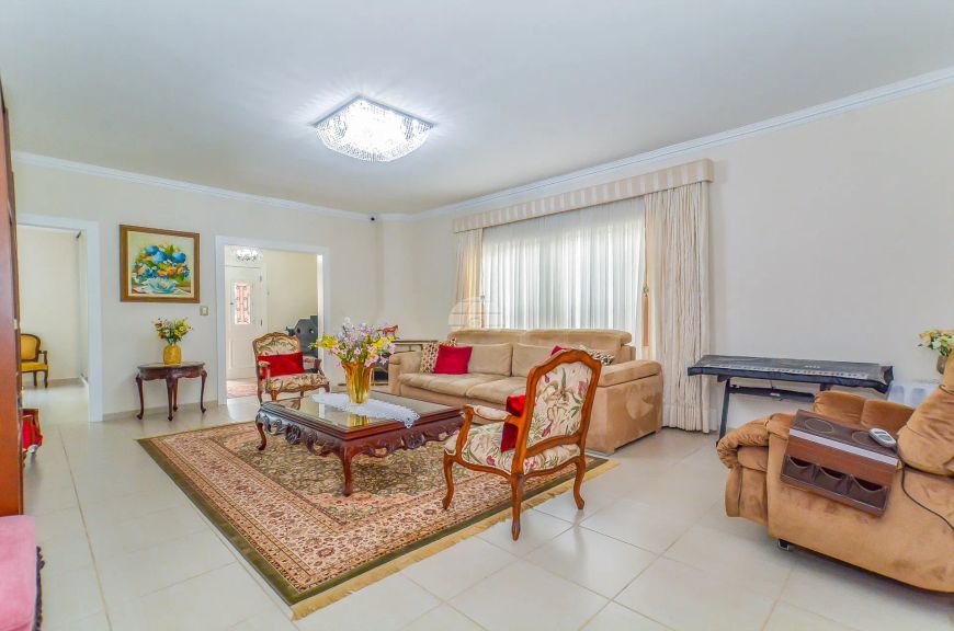 Imóvel para venda com 220 metros quadrados com 3 quartos em Guabirotuba - Curitiba - PR
