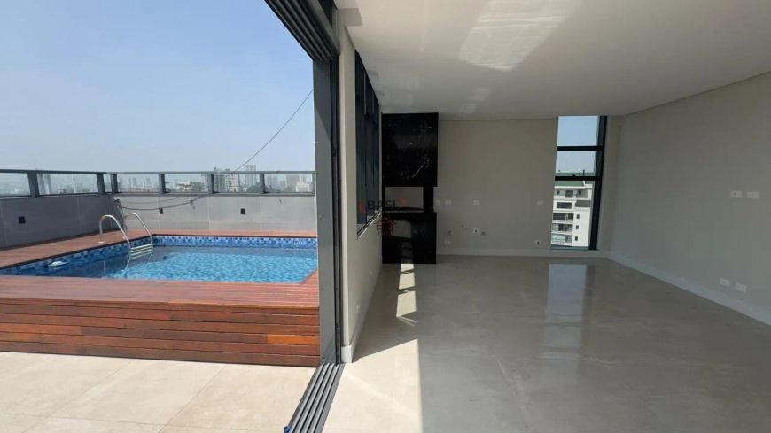 Cobertura com piscina 3 suítes e 4 vagas