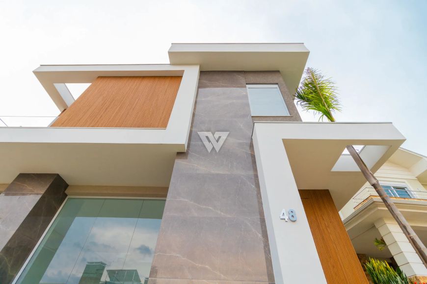 Cond. Barigui Park Royale - Casa em condomínio com 4 suítes - 4 Vagas cobertas - Nova - Santo Inácio