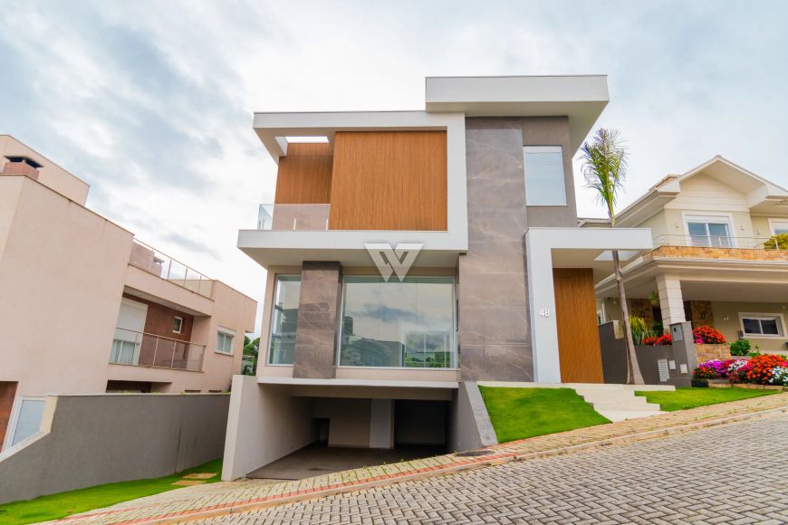Cond. Barigui Park Royale - Casa em condomínio com 4 suítes - 4 Vagas cobertas - Nova - Santo Inácio