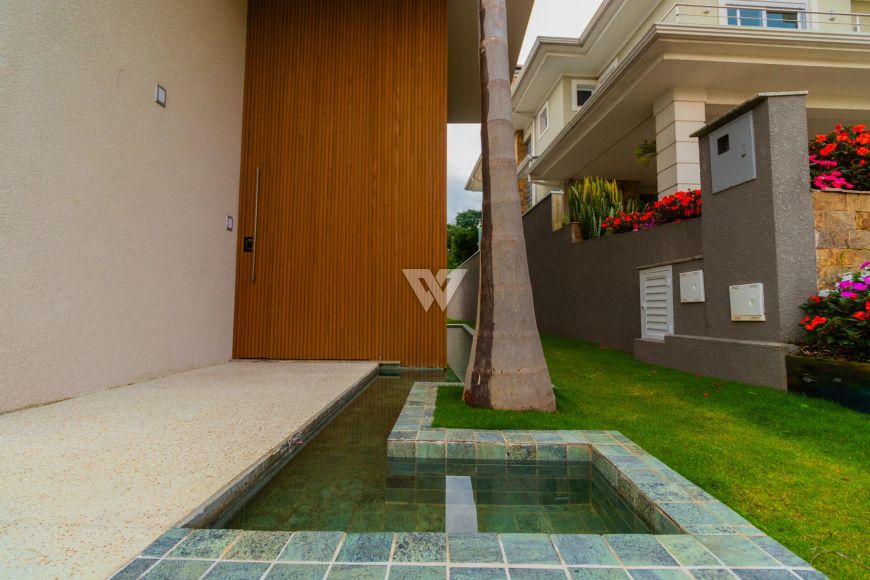Cond. Barigui Park Royale - Casa em condomínio com 4 suítes - 4 Vagas cobertas - Nova - Santo Inácio