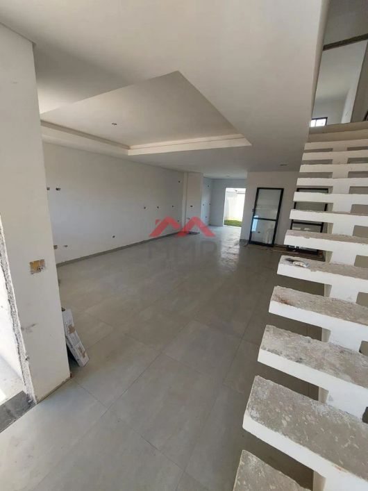 SOBRADO DE 3 QUARTOS A VENDA NO FAZENDINHA EM CURITIBA!