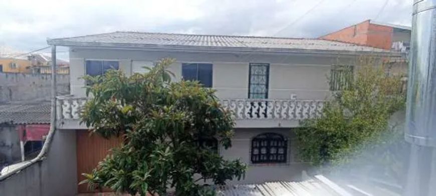 Direitos e Benfeitorias do Imóvel na Rua Odir Gomes da Rocha, Tatuquara