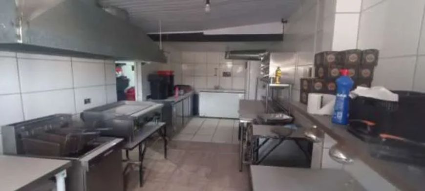 Direitos e Benfeitorias do Imóvel na Rua Odir Gomes da Rocha, Tatuquara