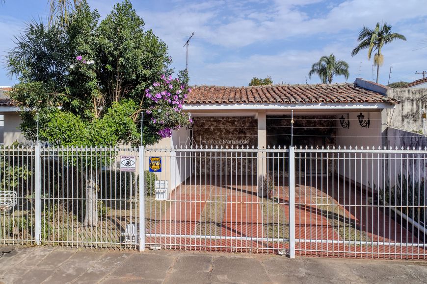 Casa Térrea de rua a venda na Vila Izabel –Curitiba–PR de 171m2, 3 quartos sendo 1 suíte, 4 vagas, e
