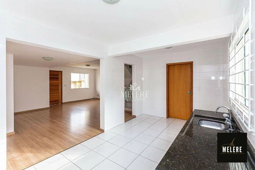 Sobrado com 3 dormitórios à venda, 130 m² por R$ 600.000,00 - Xaxim - Curitiba/PR