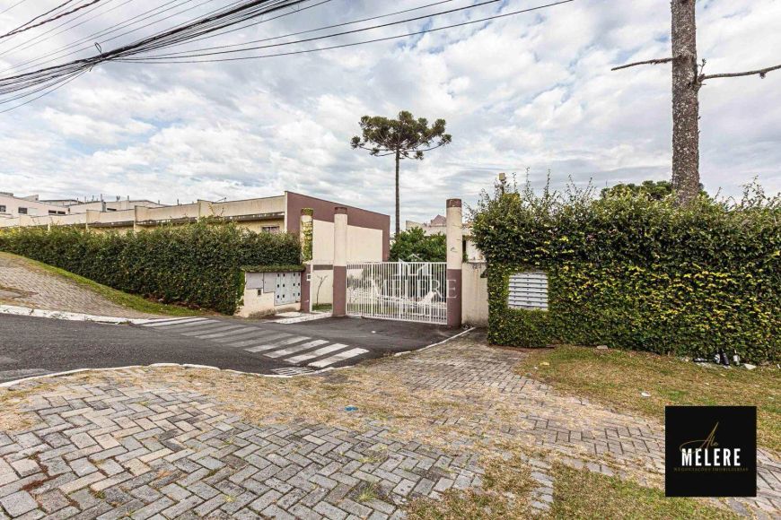 Sobrado com 3 dormitórios à venda, 130 m² por R$ 600.000,00 - Xaxim - Curitiba/PR