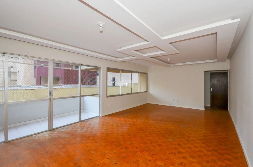 Apartamento a venda com 3 quartos em Batel - Curitiba - PR