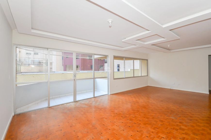 Apartamento a venda com 3 quartos em Batel - Curitiba - PR
