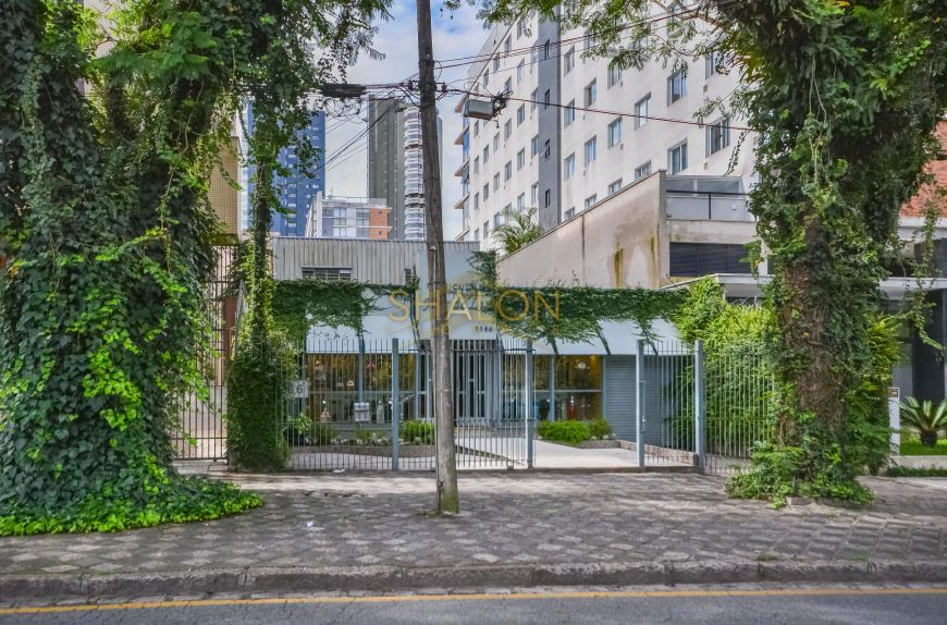TERRENO COMERCIAL A VENDA NA AVENIDA IGUAÇÚ, BAIRRO ÁGUA VERDE/REBOUÇAS
