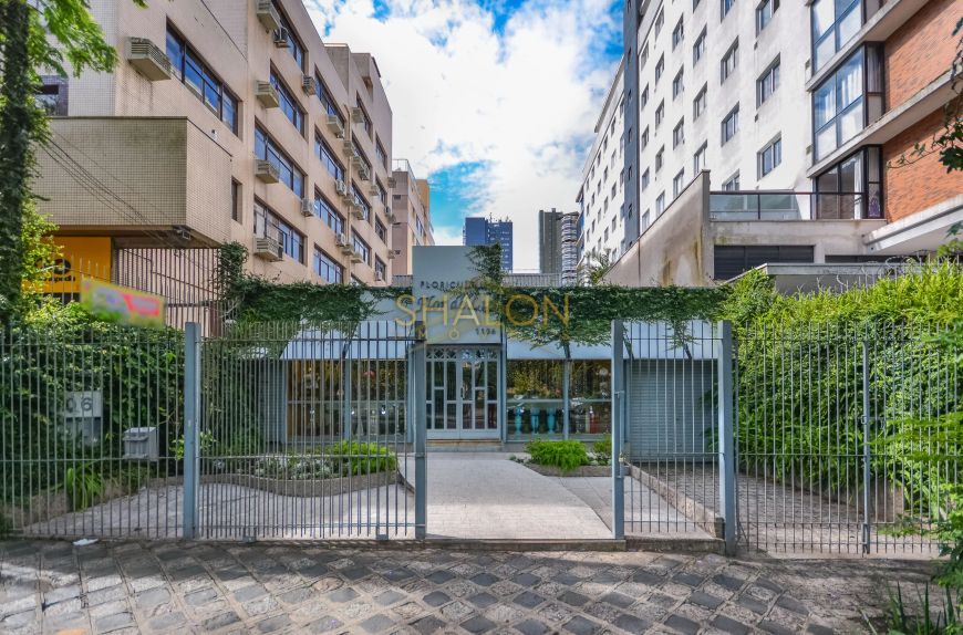 TERRENO COMERCIAL A VENDA NA AVENIDA IGUAÇÚ, BAIRRO ÁGUA VERDE/REBOUÇAS