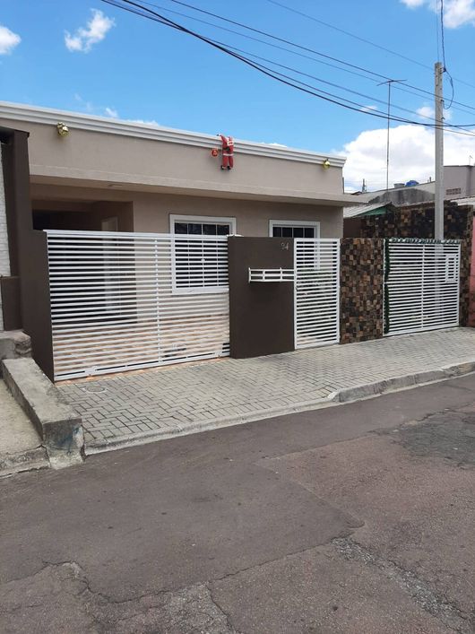 Terreno com Linda Casa não Averbada no Pinheirinho