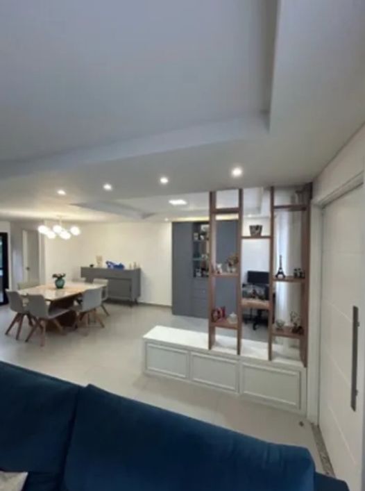 Casa com 3 quartos, 115m², à venda em Curitiba, Xaxim