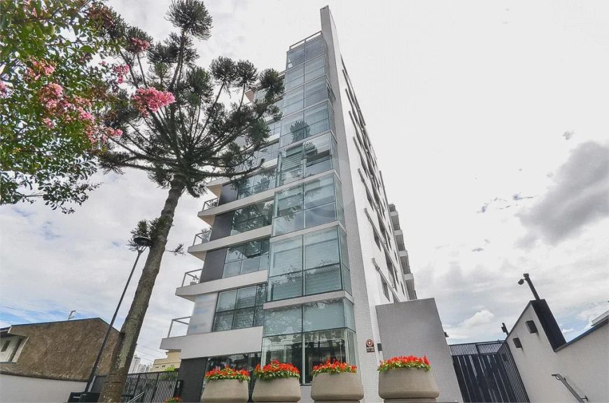 Duplex para venda tem 310 metros quadrados com 5 quartos em Água Verde - Curitiba - PR