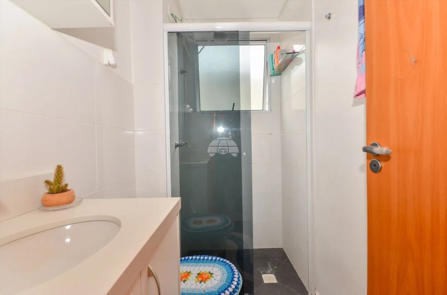 Apartamento com 02 dormitórios, armários planejados