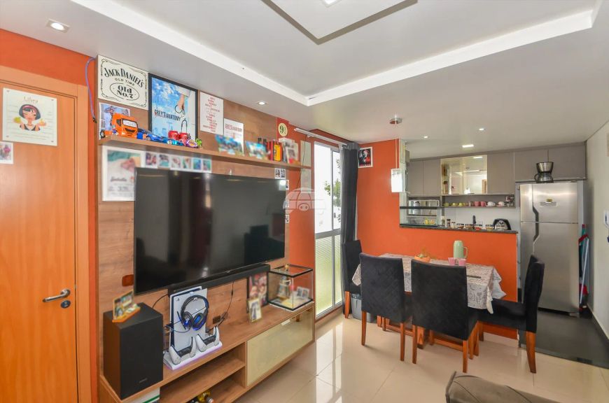 Apartamento com 02 dormitórios, armários planejados