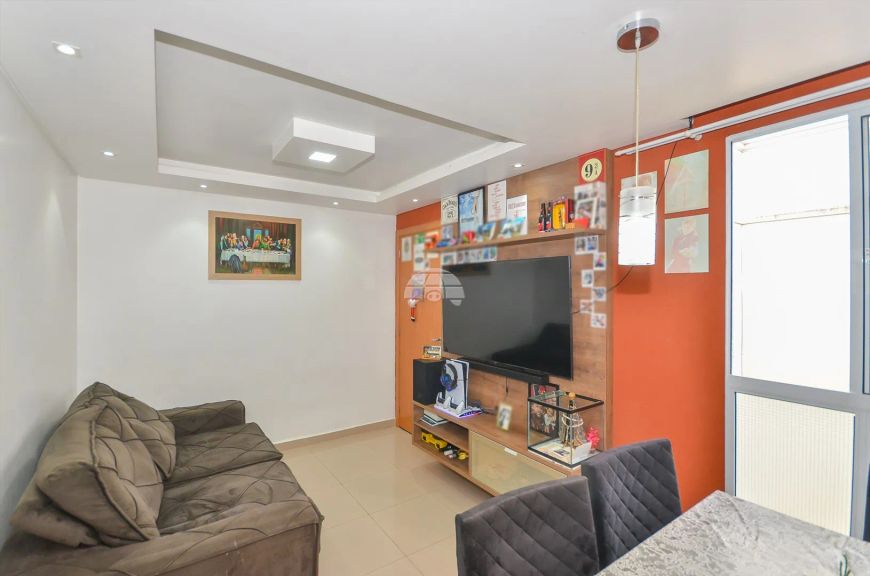 Apartamento com 02 dormitórios, armários planejados