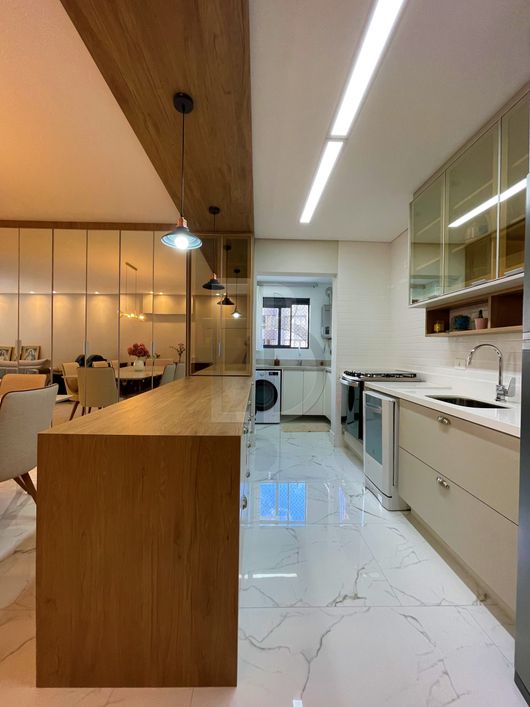 ENCANTADOR APARTAMENTO EM LOCALIZAÇÃO NOBRE