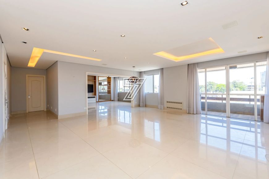 Apartamento a venda com 256m² com 3 quartos no Batel - Curitiba - PR