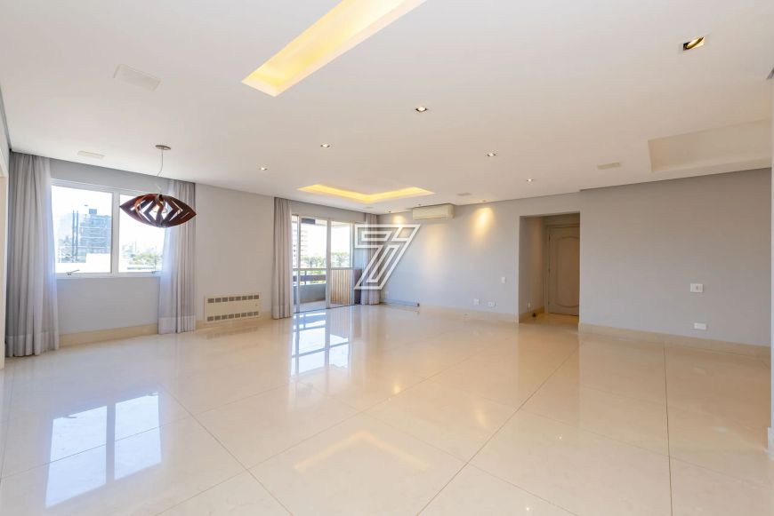 Apartamento a venda com 256m² com 3 quartos no Batel - Curitiba - PR