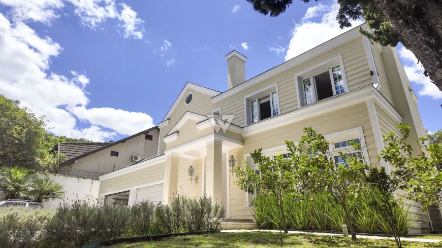 CASA LUXUOSA COM 680M² VISTA ALEGRE/ PARQUE TINGUI
