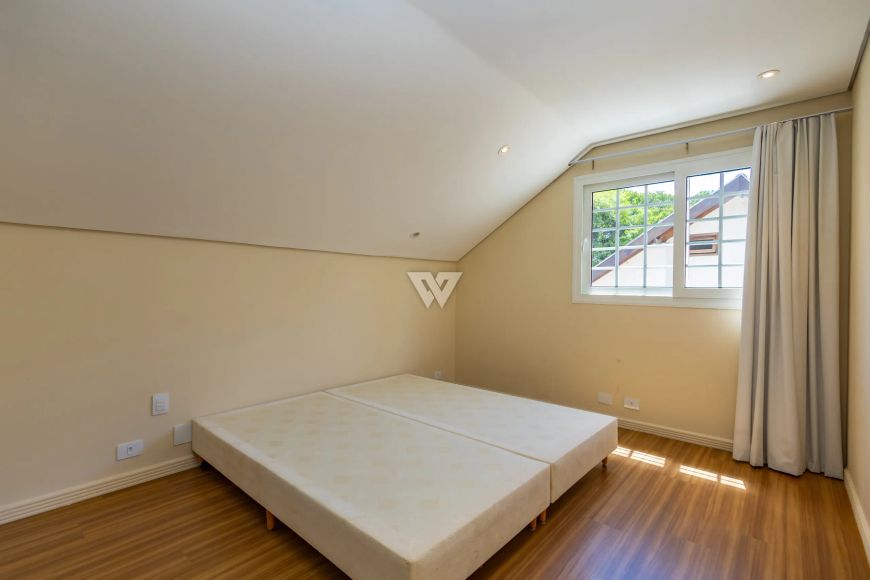 CASA LUXUOSA COM 680M² VISTA ALEGRE/ PARQUE TINGUI