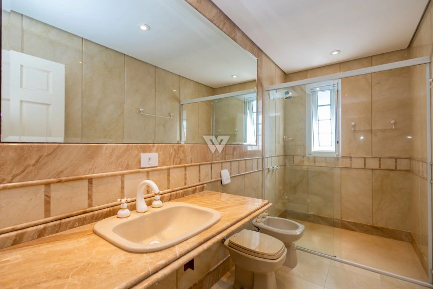 CASA LUXUOSA COM 680M² VISTA ALEGRE/ PARQUE TINGUI