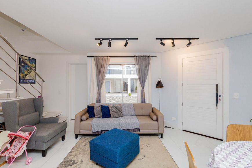 Sobrado com 3 dormitórios à venda, 166 m² por R$ 995.000,00 - Uberaba - Curitiba/PR