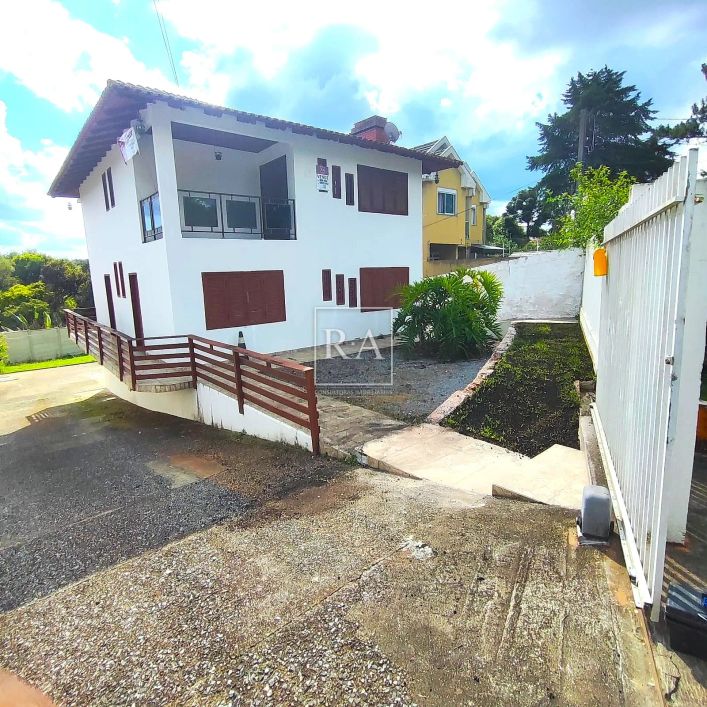 Casas com 3 dormitórios à venda com 481m² por R$ 900.000,00 no bairro Pilarzinho - CURITIBA / PR
