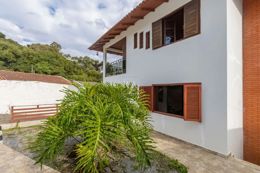 Casas com 3 dormitórios à venda com 481m² por R$ 900.000,00 no bairro Pilarzinho - CURITIBA / PR