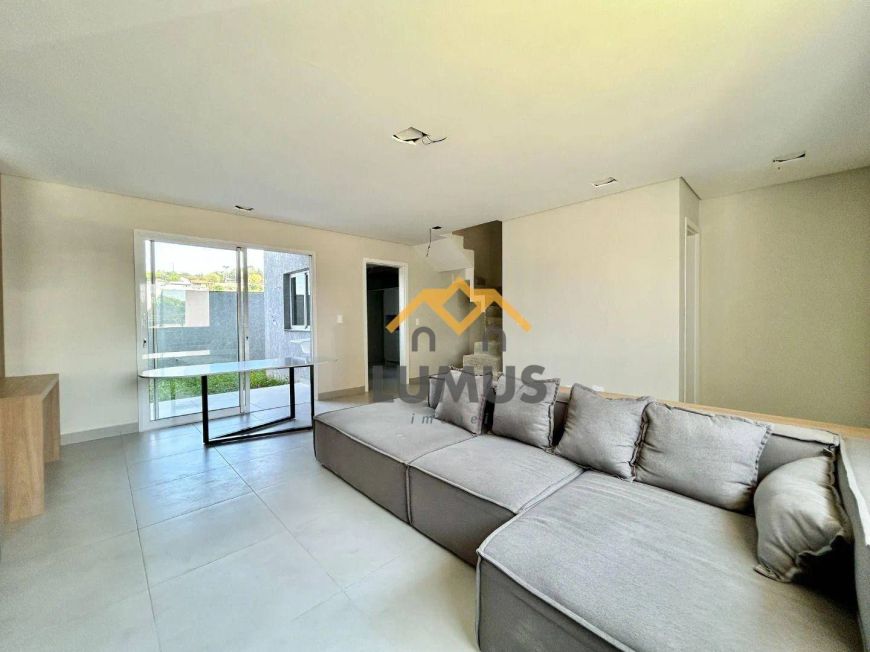 Sobrado semi mobiliado com 3 dormitórios à venda, 144 m² por R$ 830.000,00 - Campo Comprido - Curiti