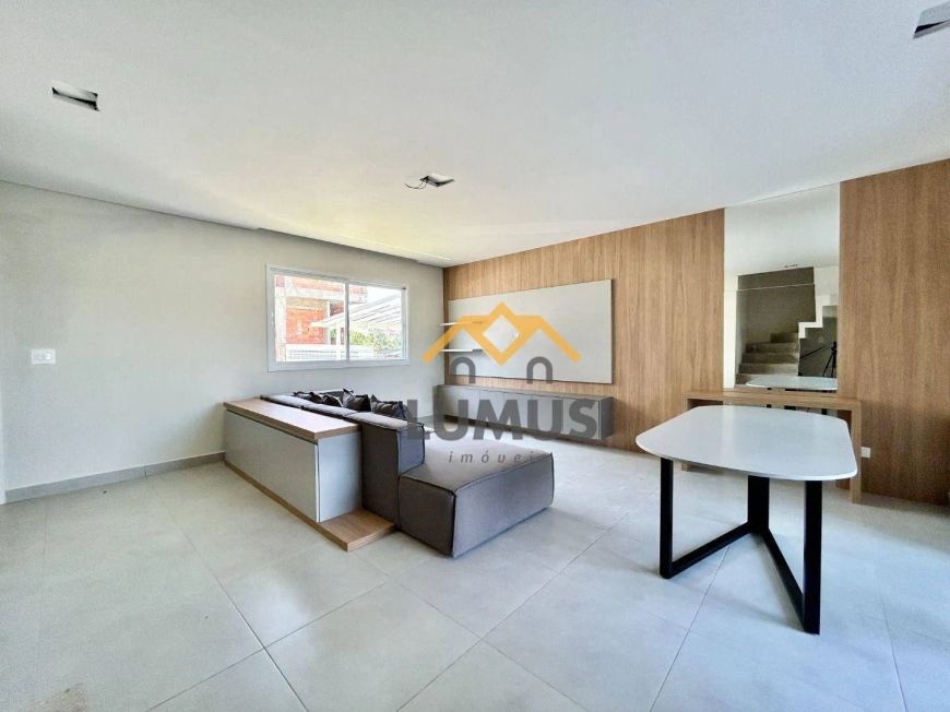 Sobrado semi mobiliado com 3 dormitórios à venda, 144 m² por R$ 830.000,00 - Campo Comprido - Curiti