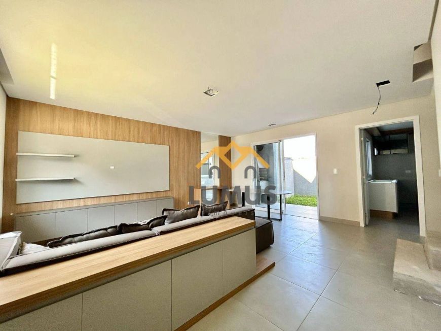 Sobrado semi mobiliado com 3 dormitórios à venda, 144 m² por R$ 830.000,00 - Campo Comprido - Curiti