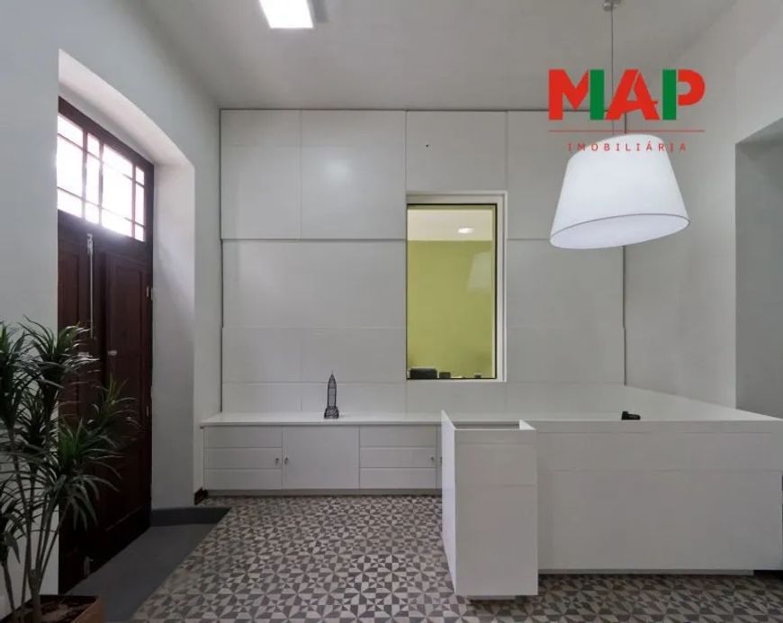 Duplex 2 Suites com 2 vagas no centro/batel