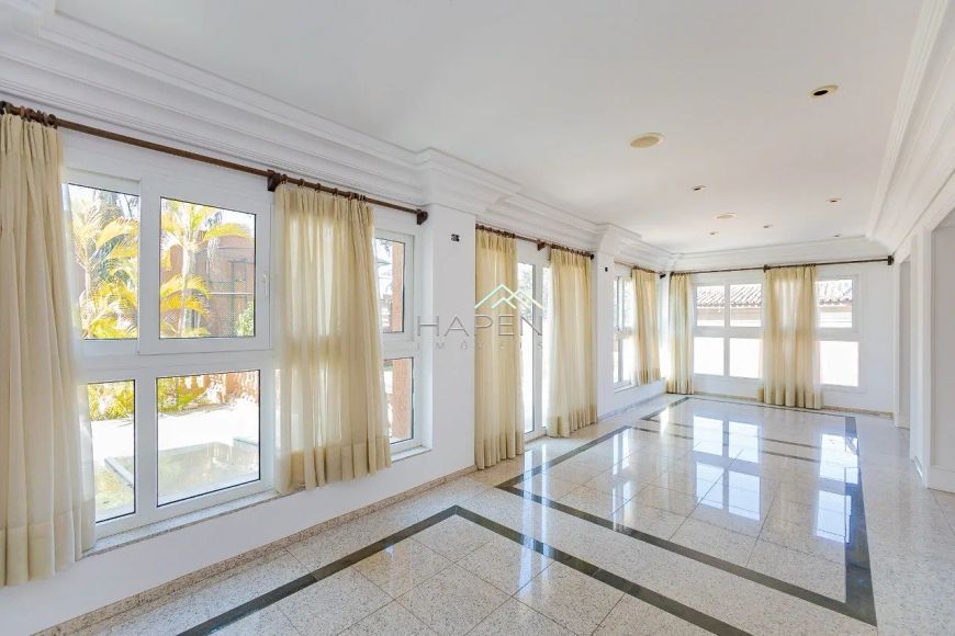 Casa exuberante com 4 suítes no Vista Alegre!